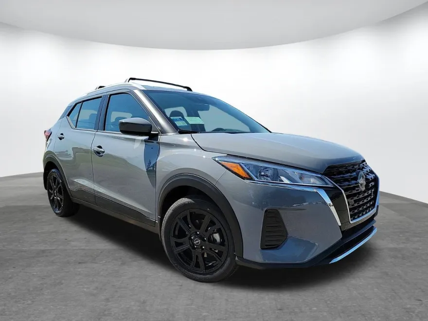 2024 Nissan Kicks SV photo 1