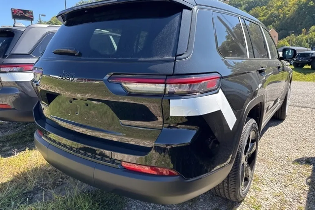 2025 Jeep Grand Cherokee Altitude X photo 1