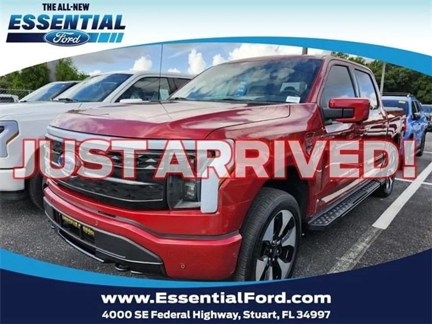 2022 Ford F-150 Lightning Platinum photo 1