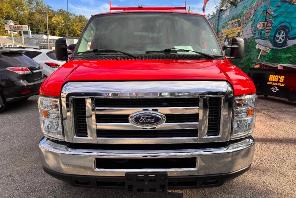 2016 Ford E-350 photo 1