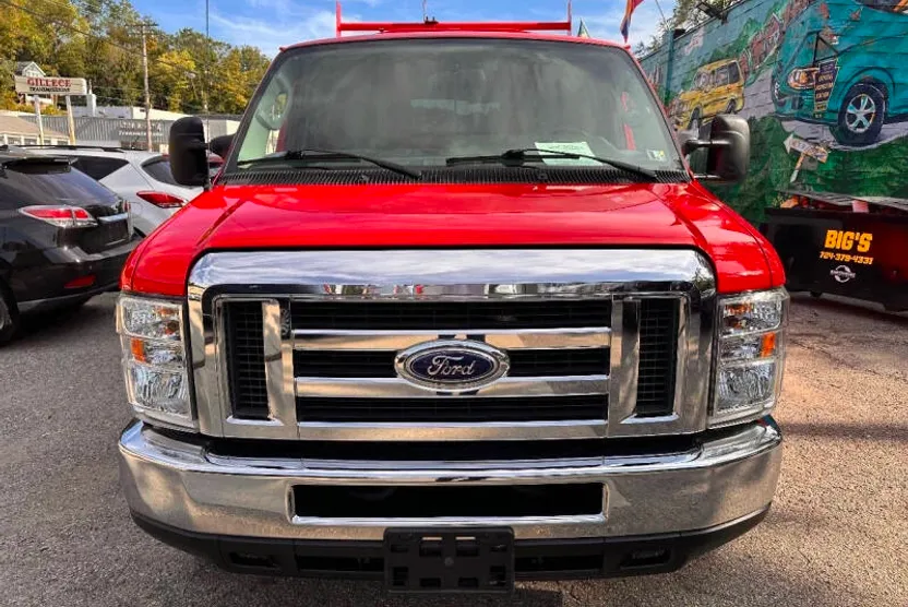 2016 Ford E-350 photo 1