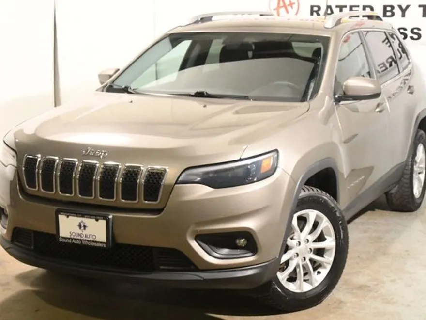 2019 Jeep Cherokee Latitude photo 1