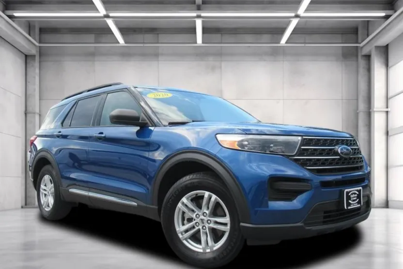 2020 Ford Explorer XLT photo 1