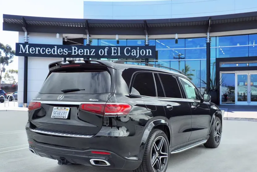 2023 Mercedes Benz GLS 450 4MATIC photo 1