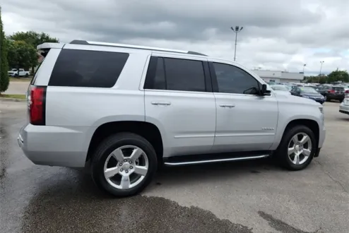 2019 Chevrolet Tahoe Premier photo 2