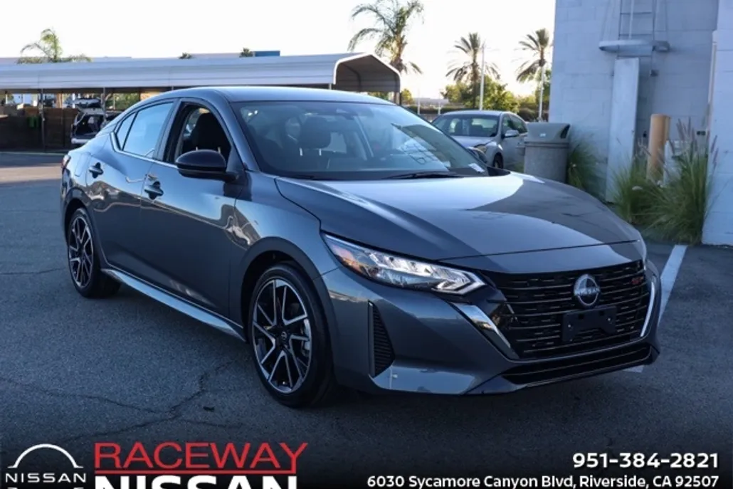 2025 Nissan Sentra SR photo 1