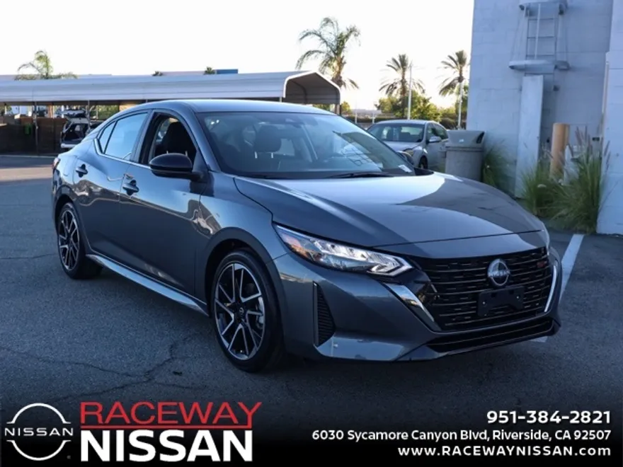 2025 Nissan Sentra SR photo 1