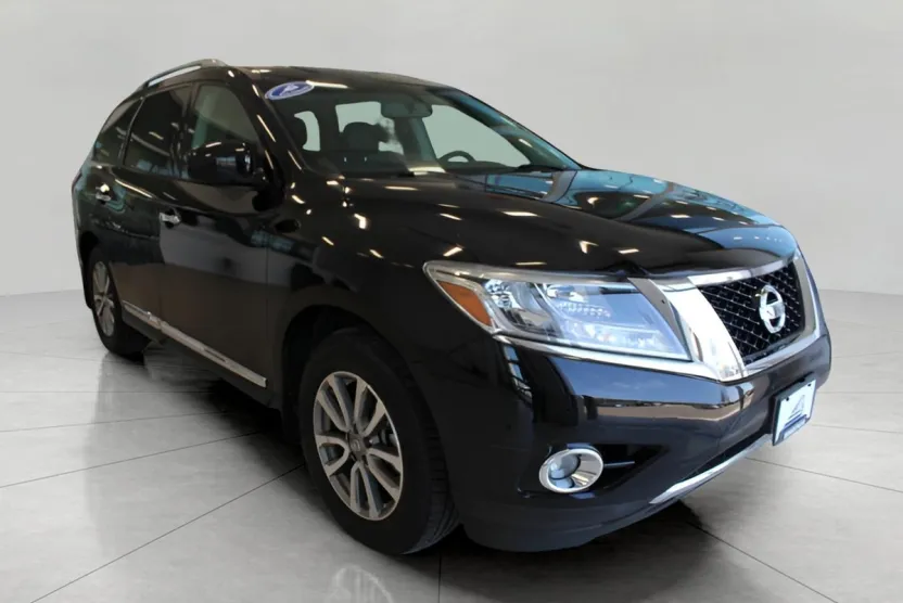 2014 Nissan Pathfinder photo 1