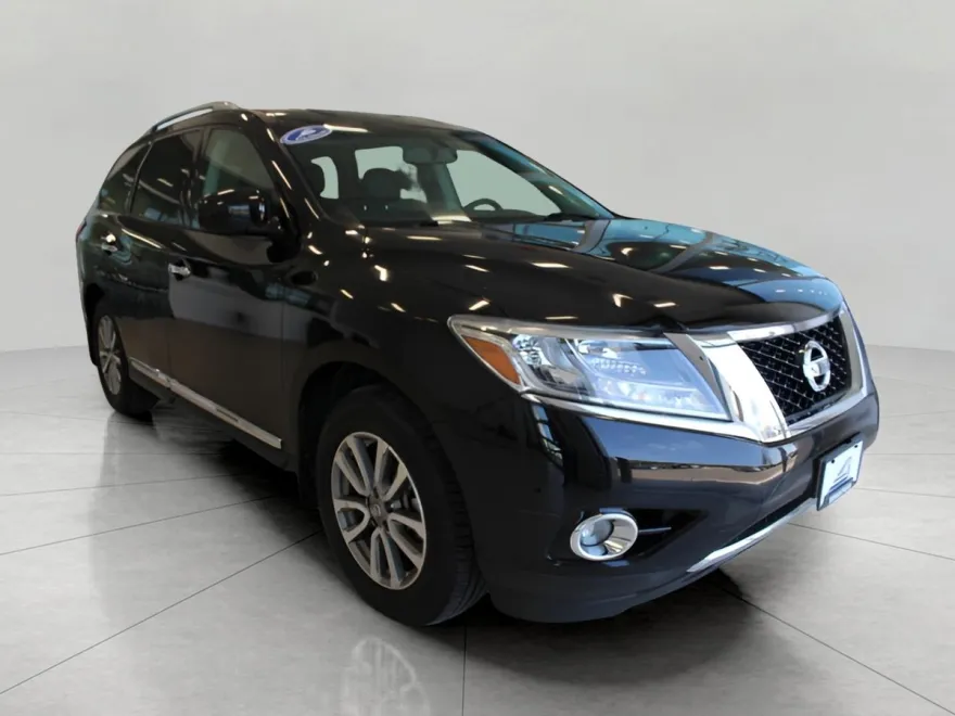 2014 Nissan Pathfinder photo 1