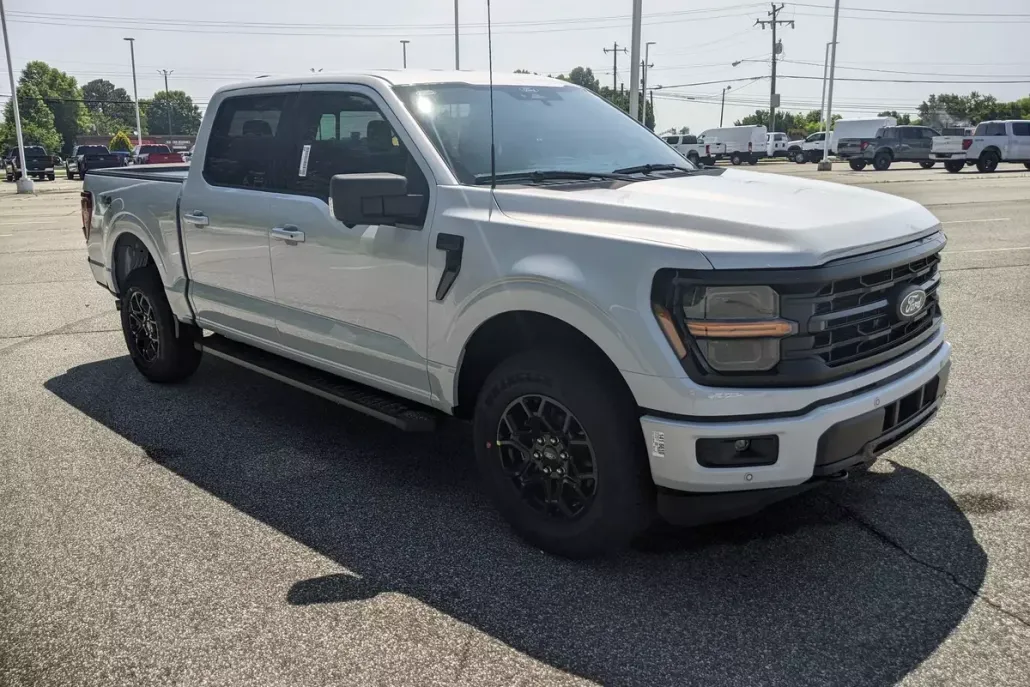 2025 Ford F-150 XLT photo 1