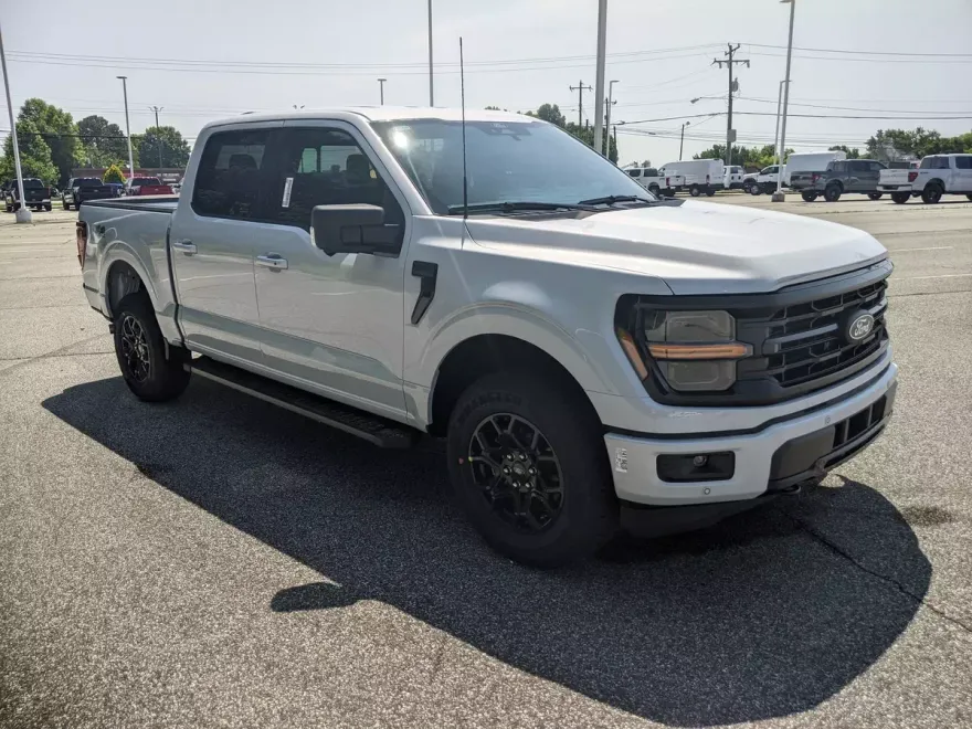 2025 Ford F-150 XLT photo 1