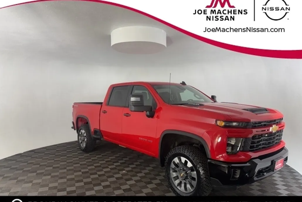 2024 Chevrolet Silverado 2500HD Custom photo 1