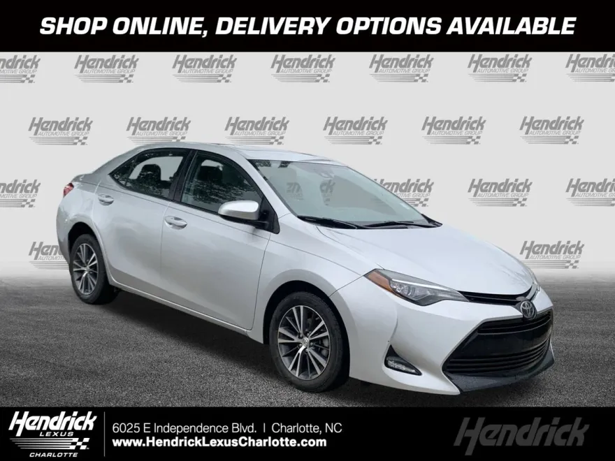 2017 Toyota Corolla LE photo 1