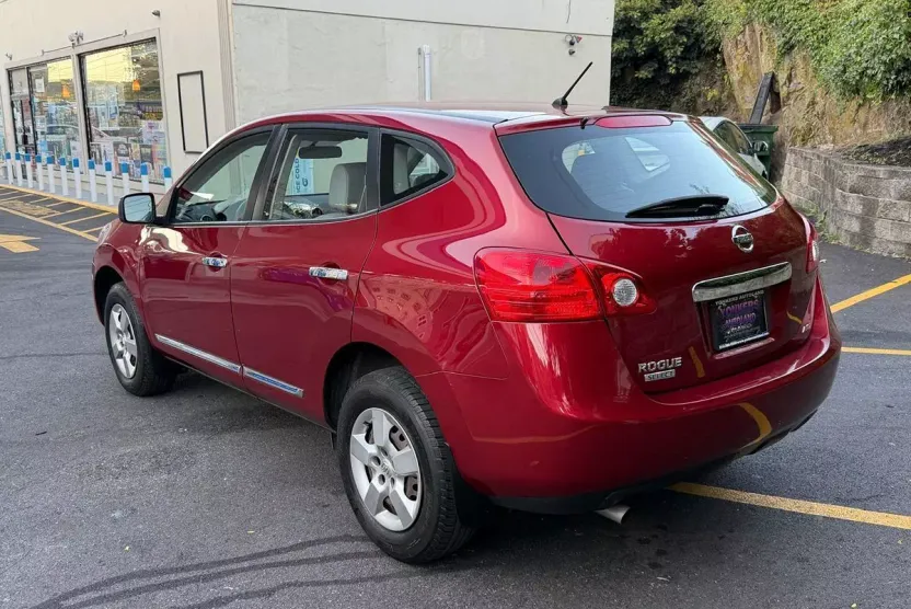 2014 Nissan Rogue Select S photo 1