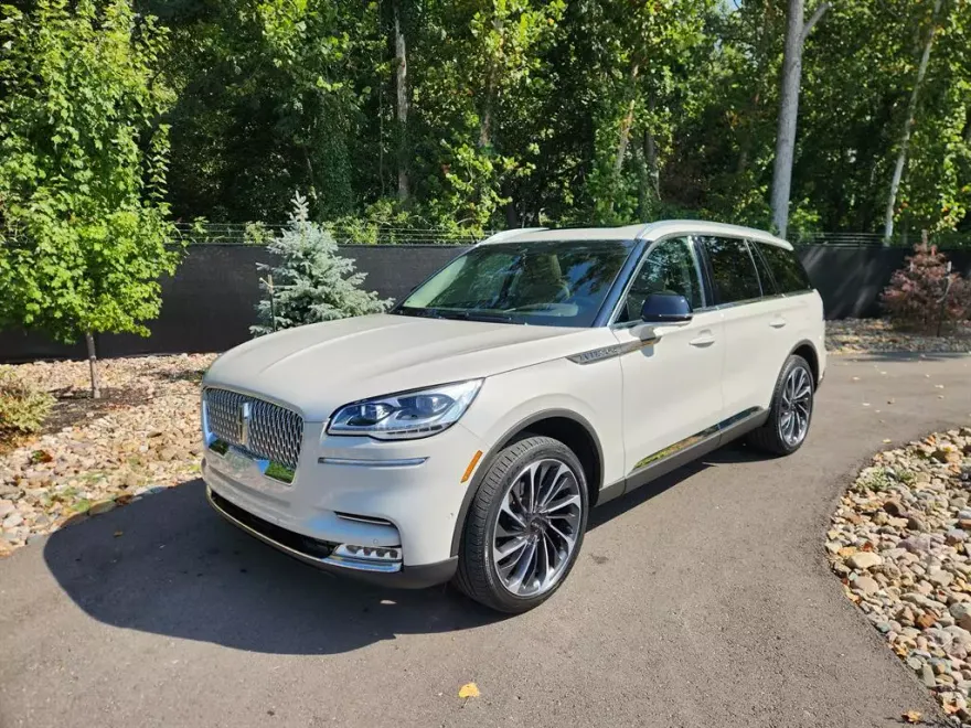 2022 Lincoln Aviator Reserve photo 1