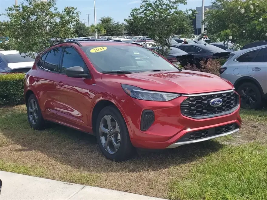 2024 Ford Escape ST-Line photo 1