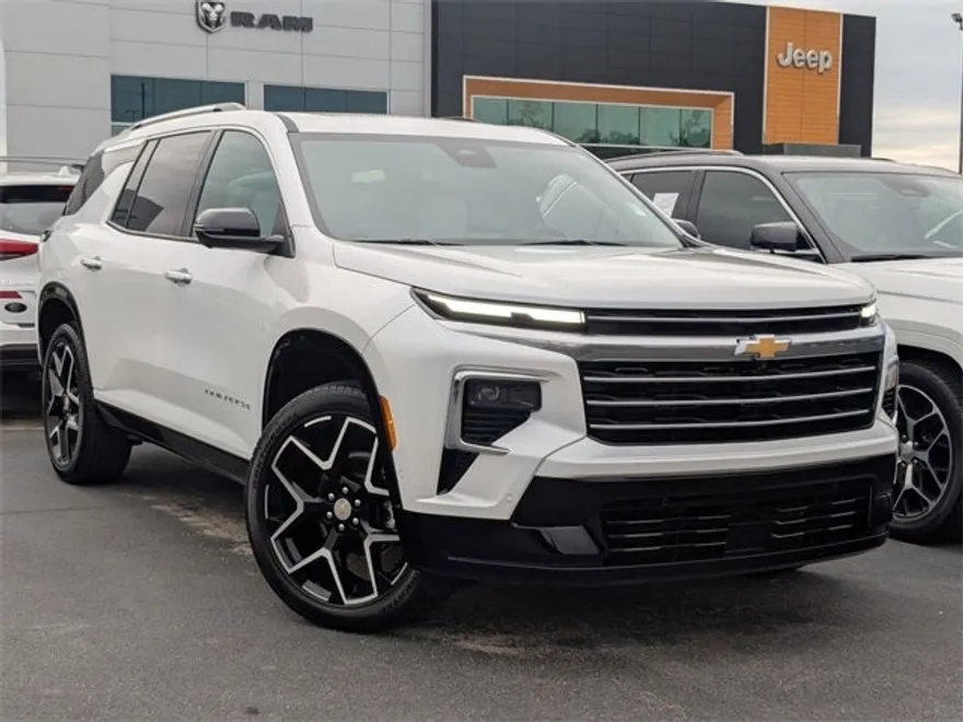 2025 Chevrolet Traverse High Country photo 1