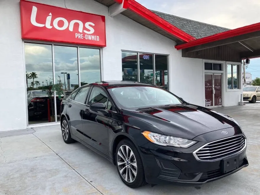 2020 Ford Fusion SE photo 1