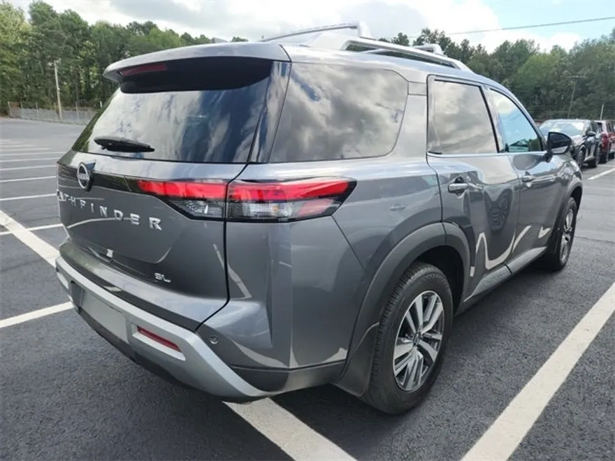 2024 Nissan Pathfinder SL photo 1
