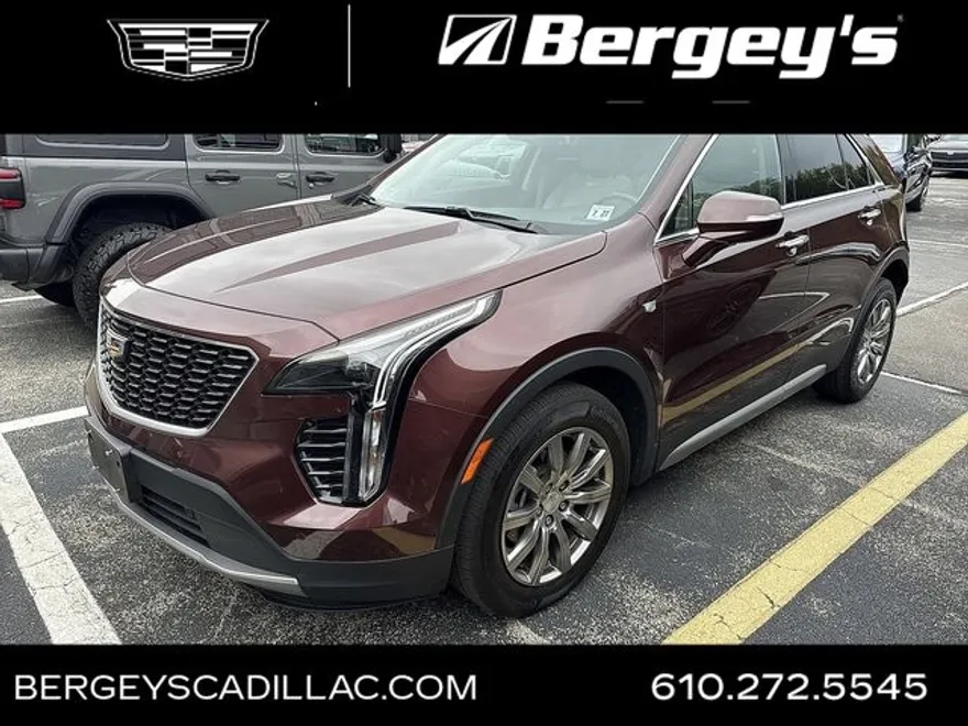 2023 Cadillac XT4 Premium Luxury photo 1