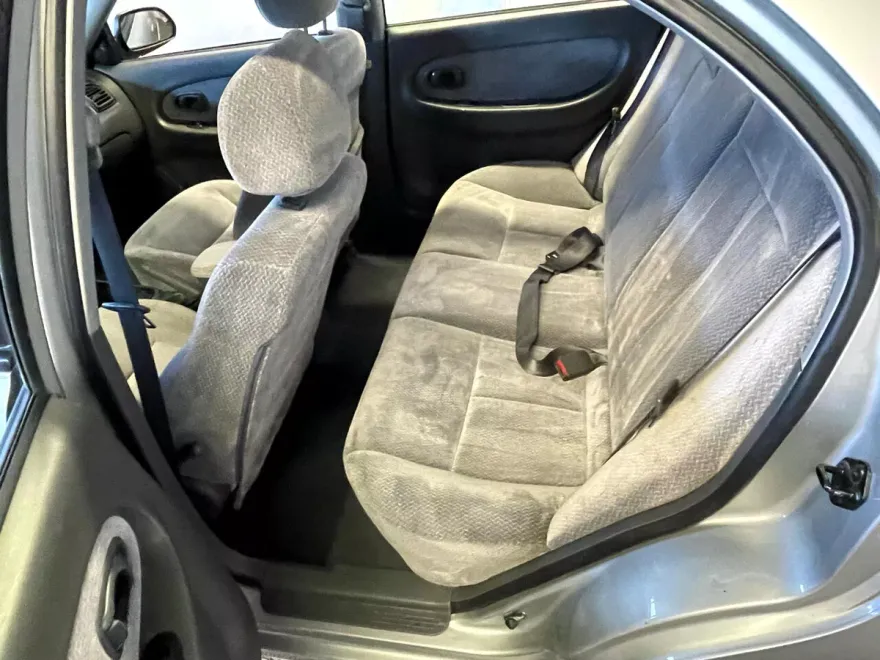 2004 Kia Spectra Base photo 19