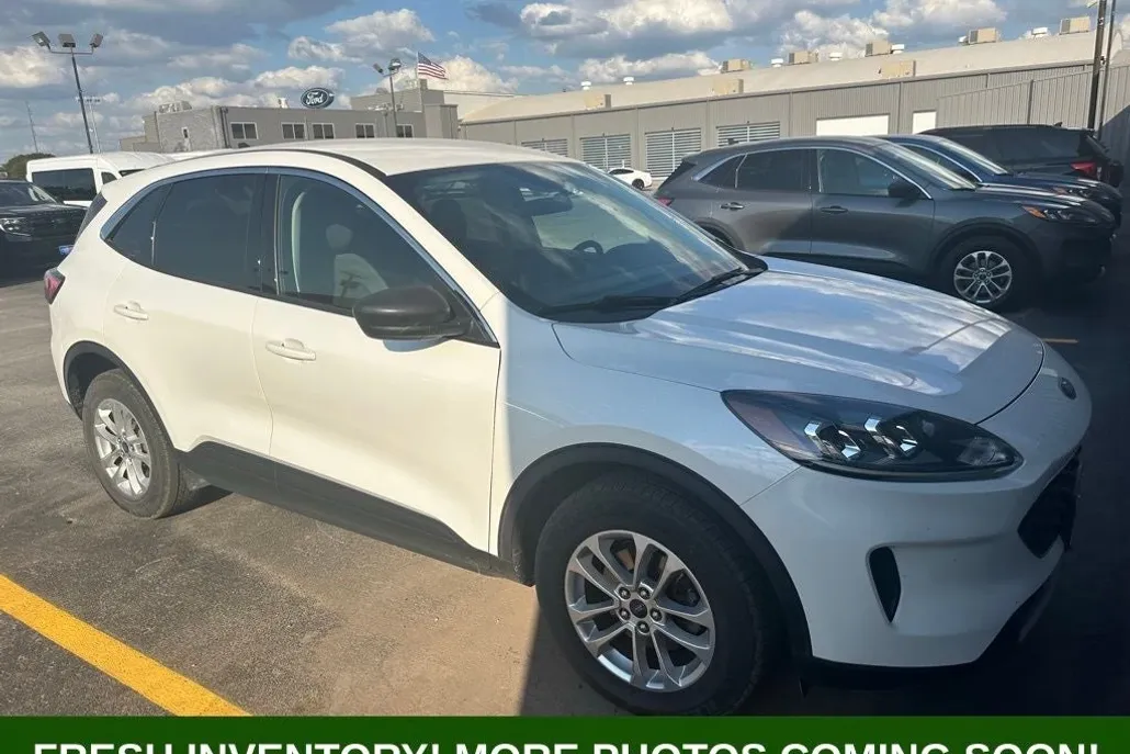 2022 Ford Escape SE photo 1