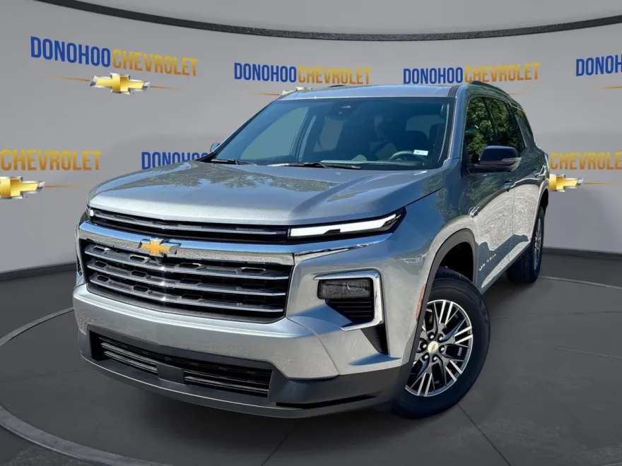 2025 Chevrolet Traverse photo 1