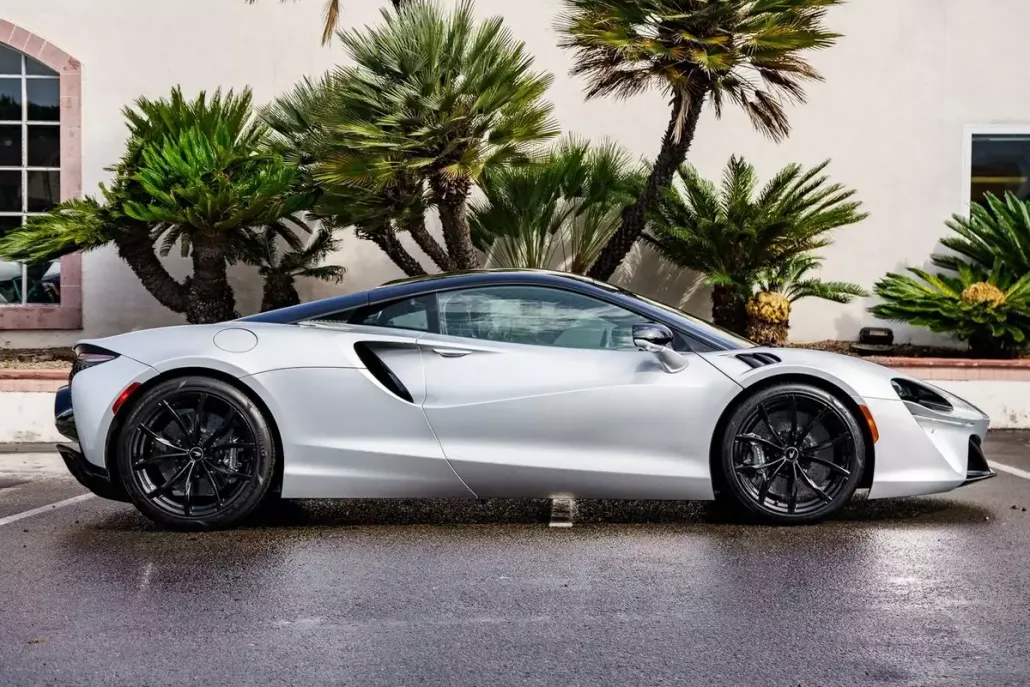 2023 Mclaren ARTURA photo 1