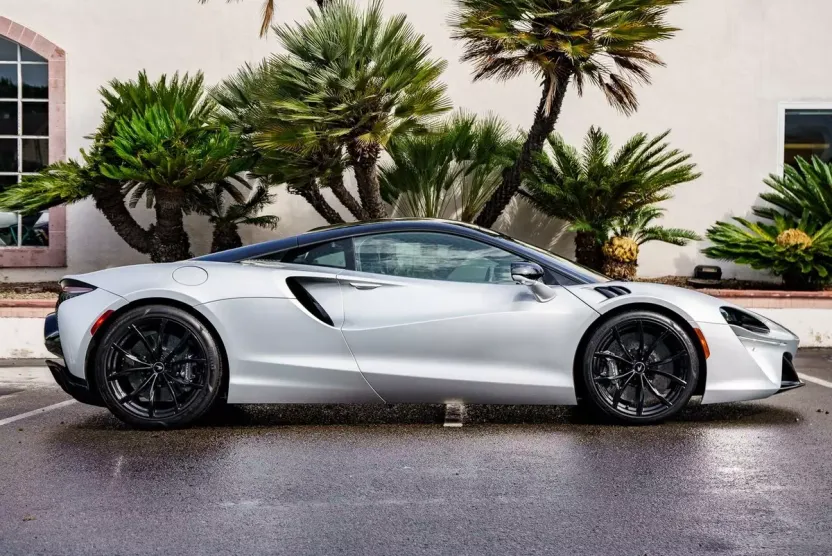 2023 Mclaren ARTURA photo 1