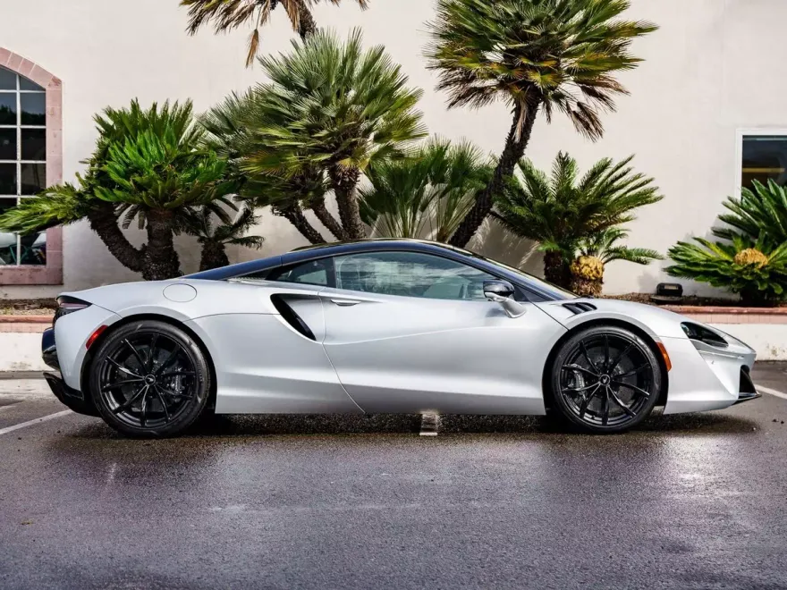 2023 Mclaren ARTURA photo 1
