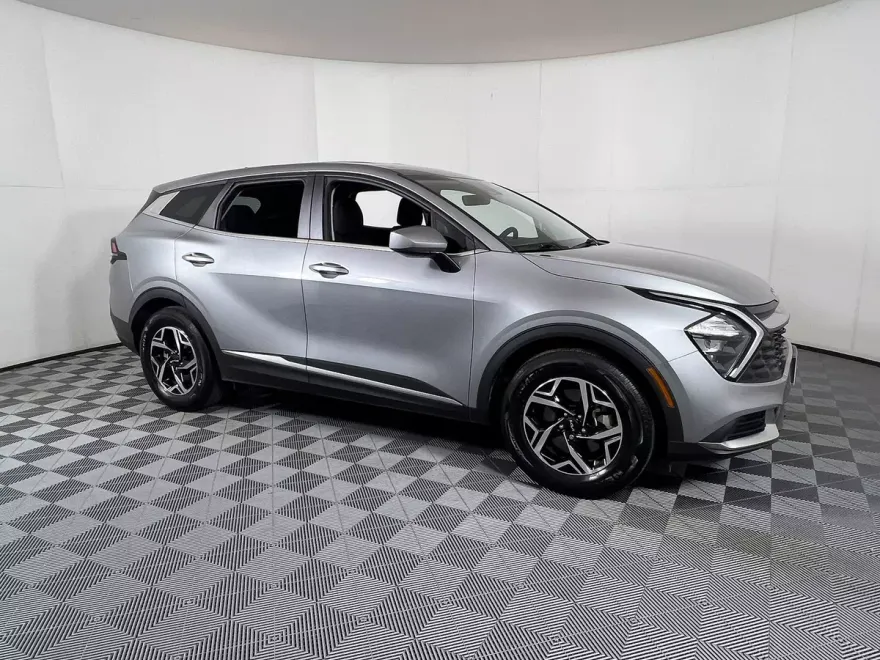 2023 Kia Sportage LX photo 1