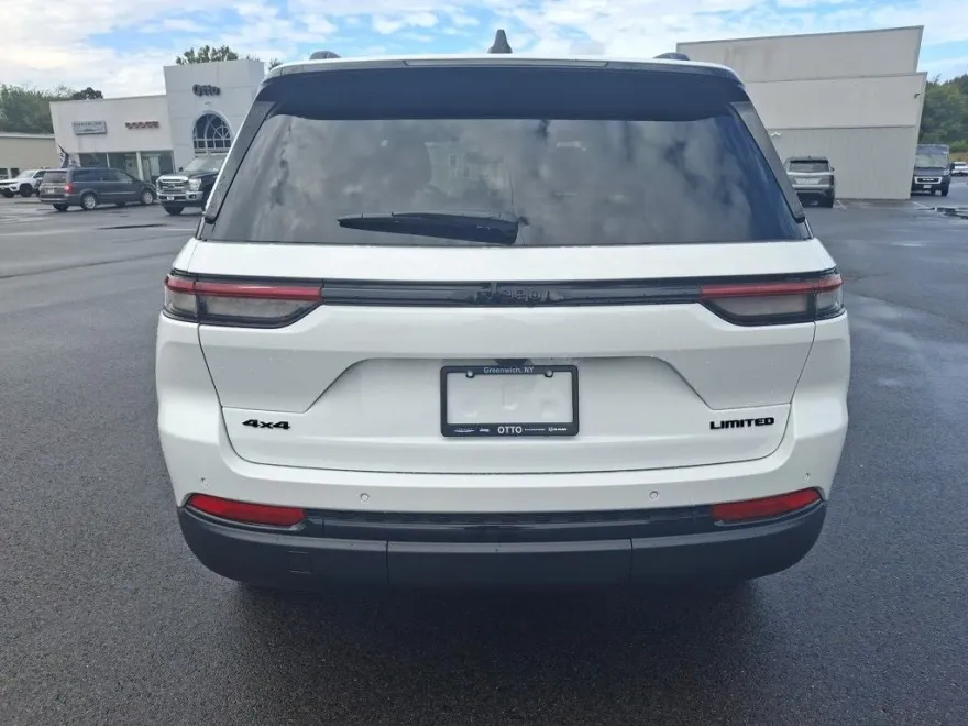 2025 Jeep Grand Cherokee Limited photo 1