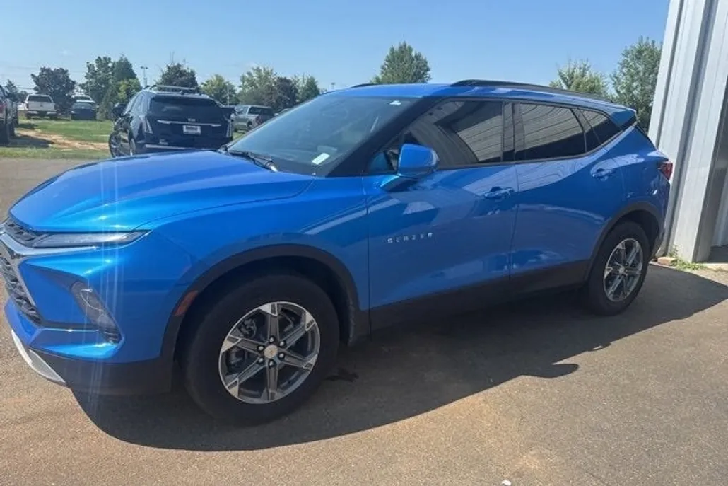 2024 Chevrolet Blazer 2LT photo 1