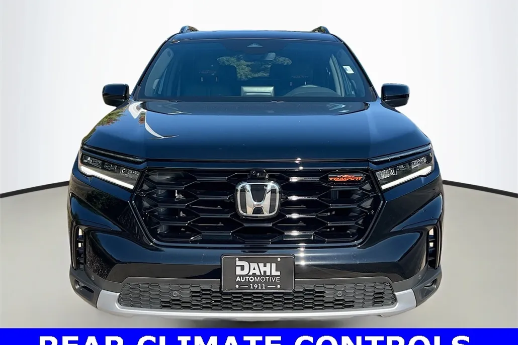 2025 Honda Pilot TrailSport photo 1