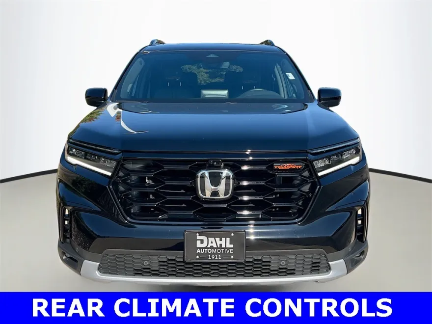 2025 Honda Pilot TrailSport photo 1
