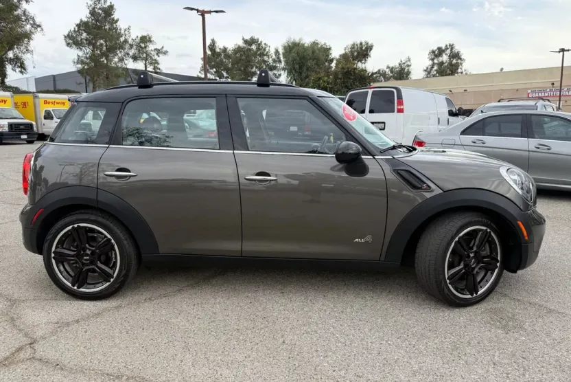 2012 Mini Countryman S ALL4 photo 1