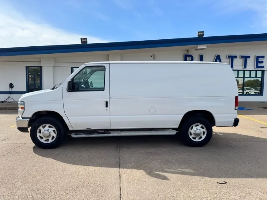 2014 Ford E-250 Cargo photo 1