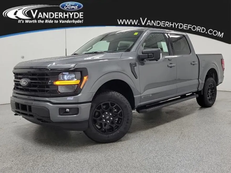 2025 Ford F-150 XLT photo 1