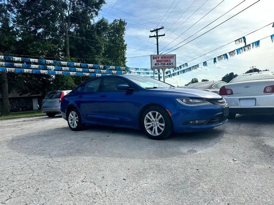 2016 Chrysler 200 S photo 1