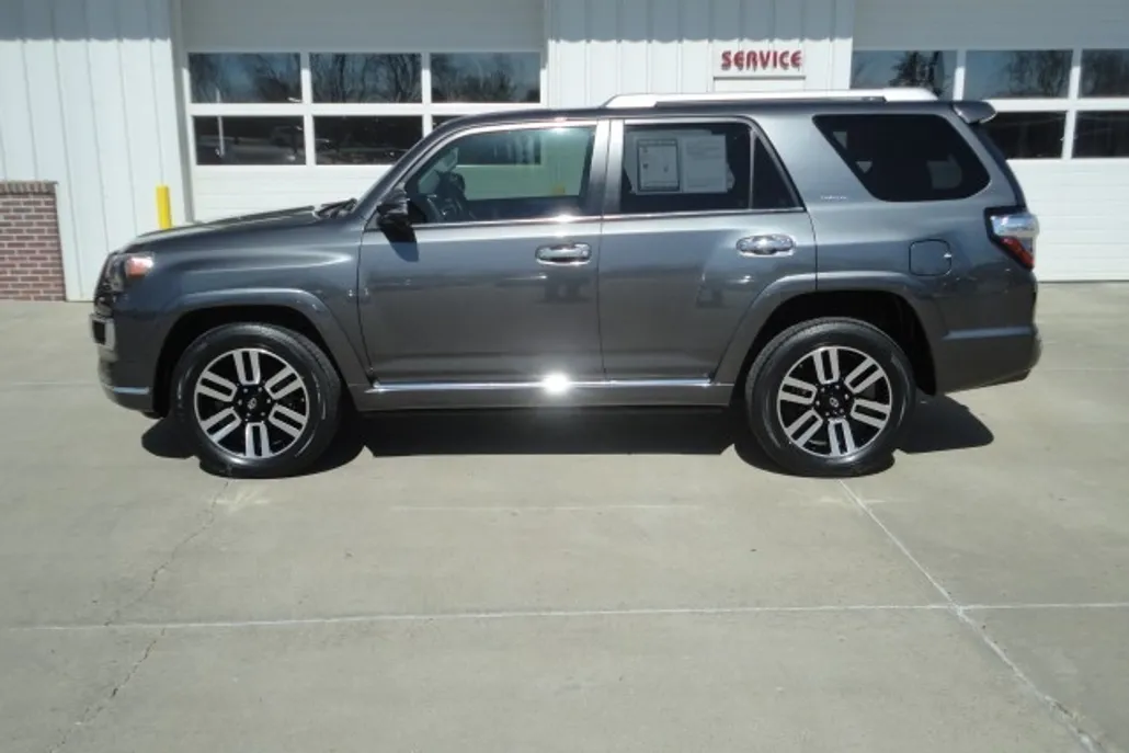 2019 Toyota 4Runner Limited photo 1