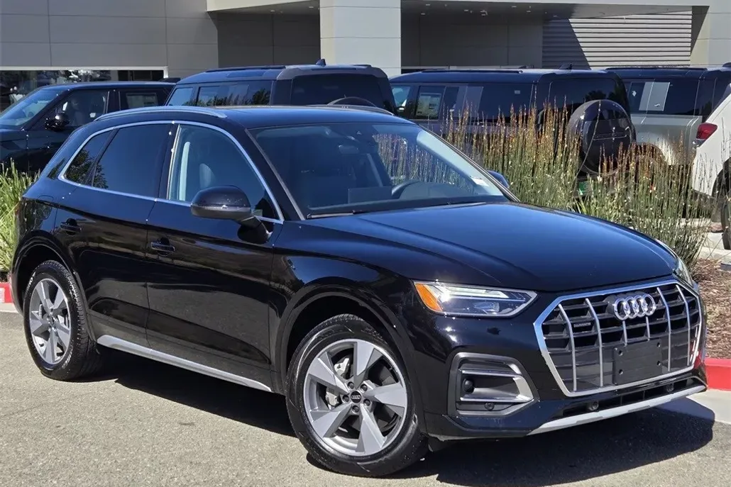 2024 Audi Q5 40 Premium photo 1