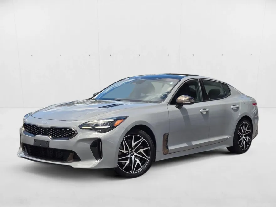 2022 Kia Stinger GT-Line photo 1