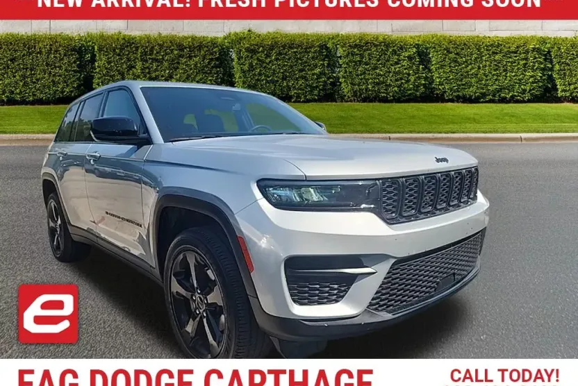 2023 Jeep Grand Cherokee Altitude photo 1