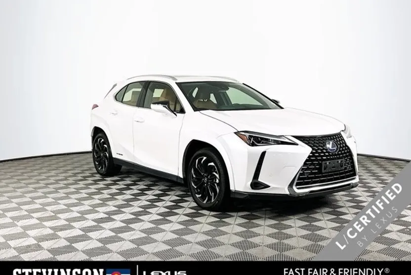 2022 Lexus UX 250h photo 1
