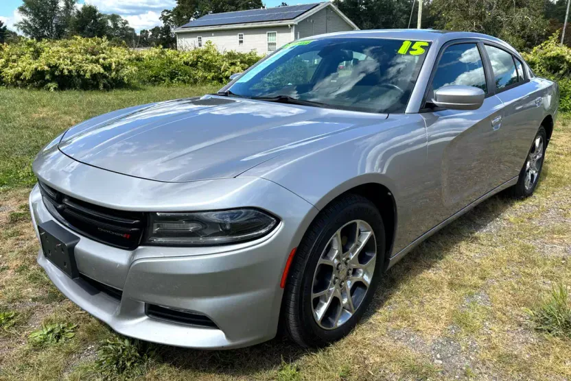 2015 Dodge Charger SXT AWD photo 1