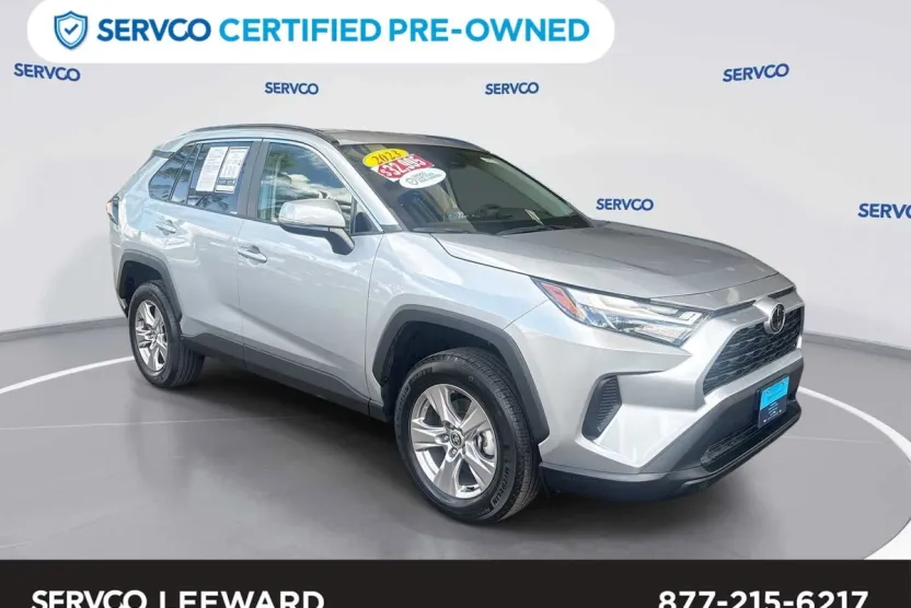 2023 Toyota RAV4 XLE photo 1