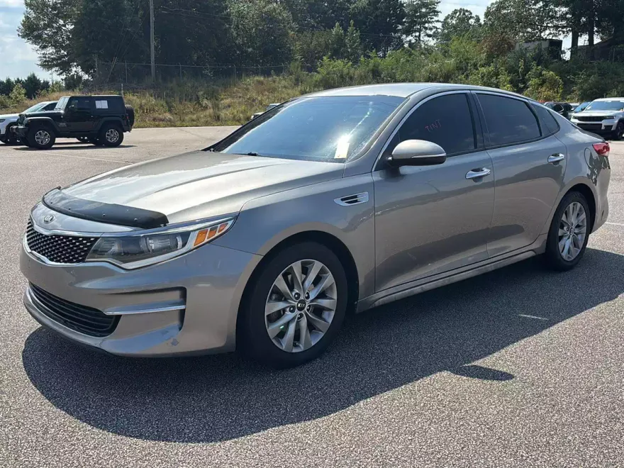 2018 Kia Optima EX photo 1