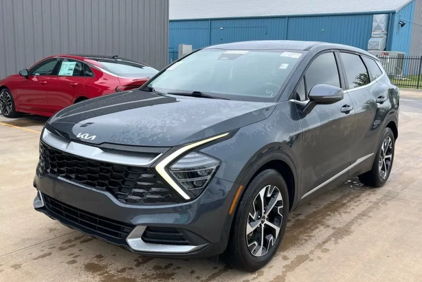 2024 Kia Sportage EX photo 1