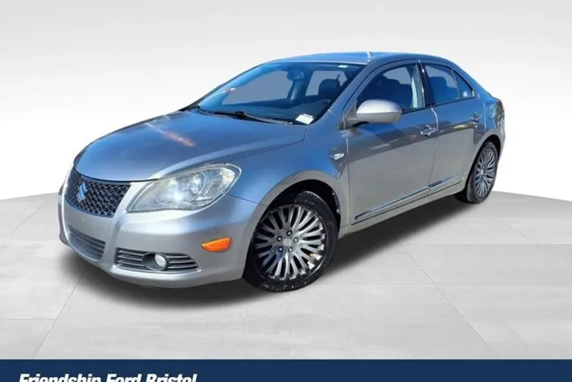 2010 Suzuki Kizashi photo 1