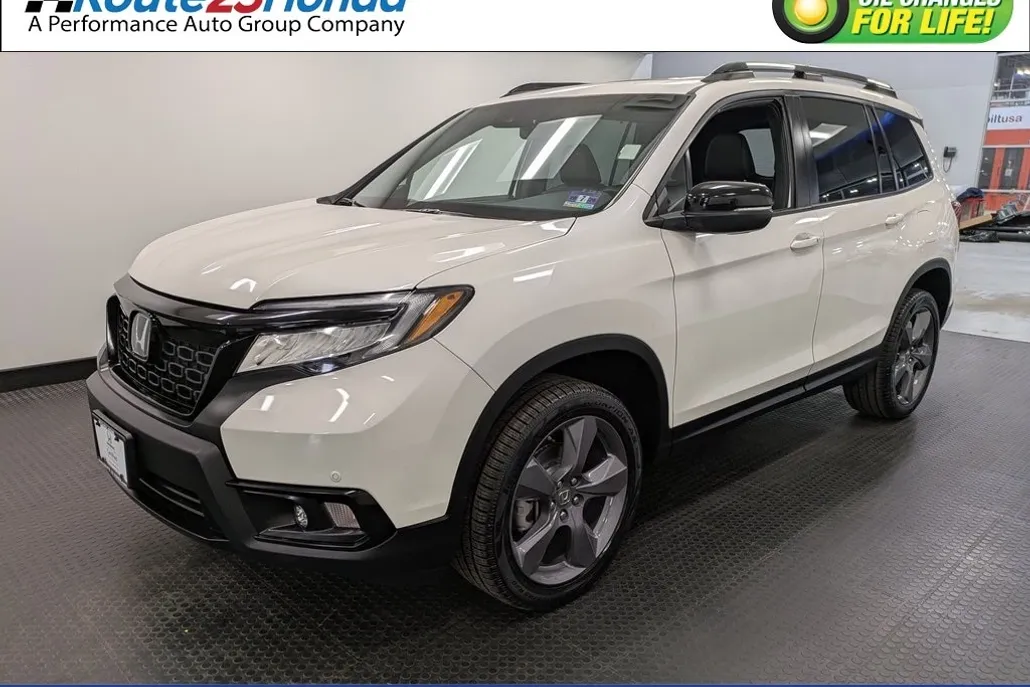 2019 Honda Passport Touring photo 1